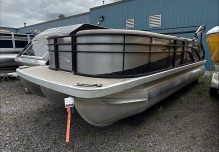2019 BENNINGTON 21SSBXP TRIPLE
